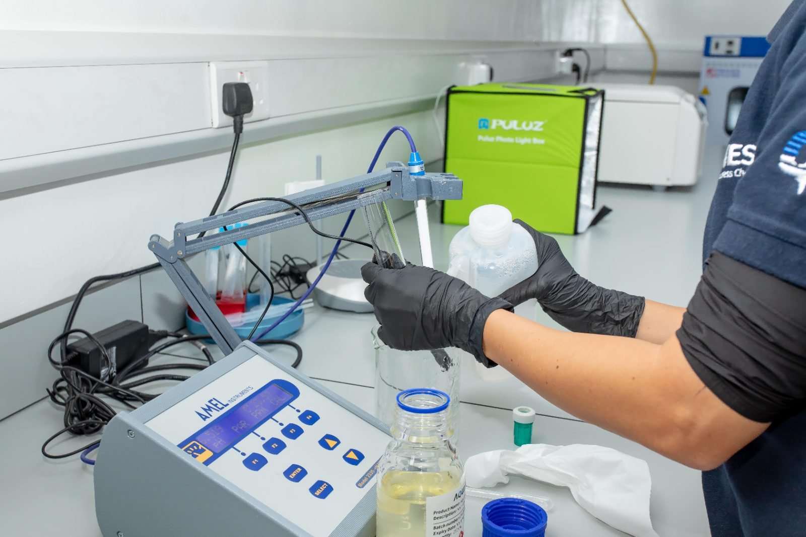 Sample preparation on a heated magnetic stirrer